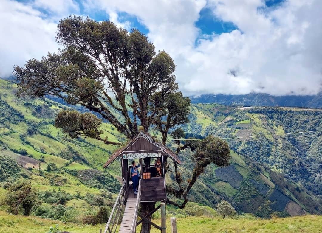 casa del duende en mirador las manos de dios